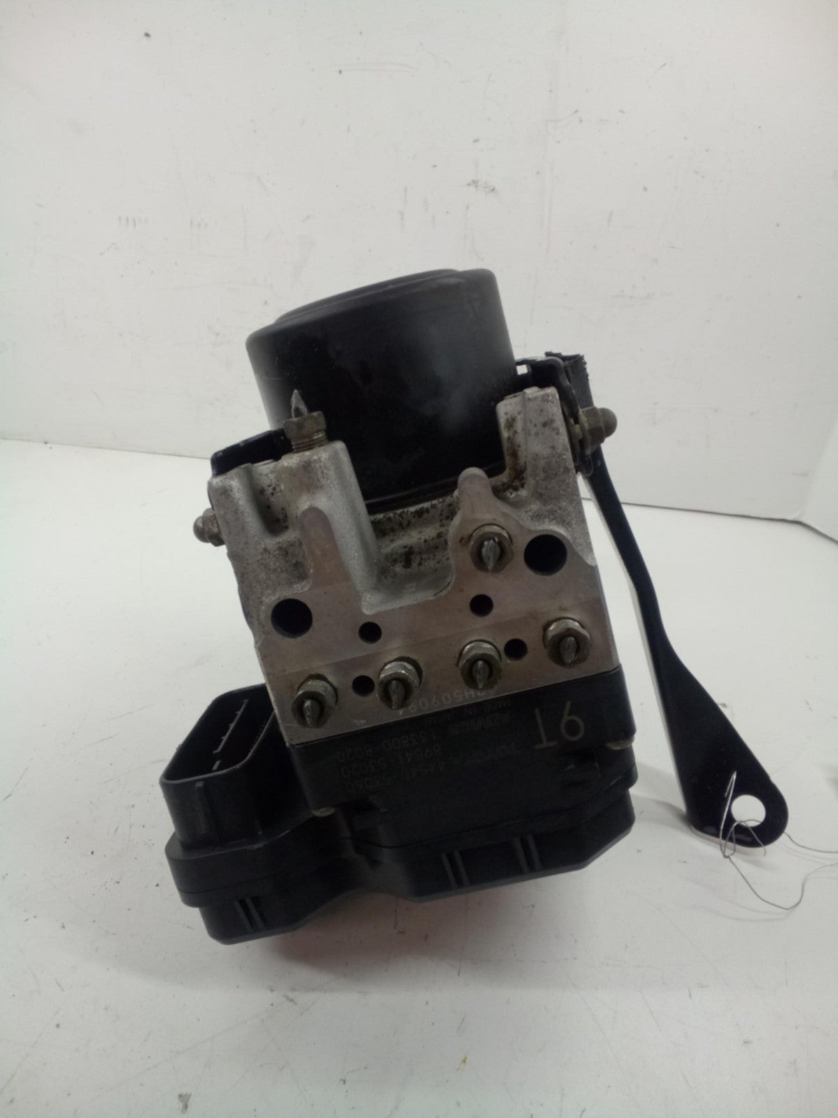 Anti-lock Brake Parts for 2006-2008 LEXUS IS2500